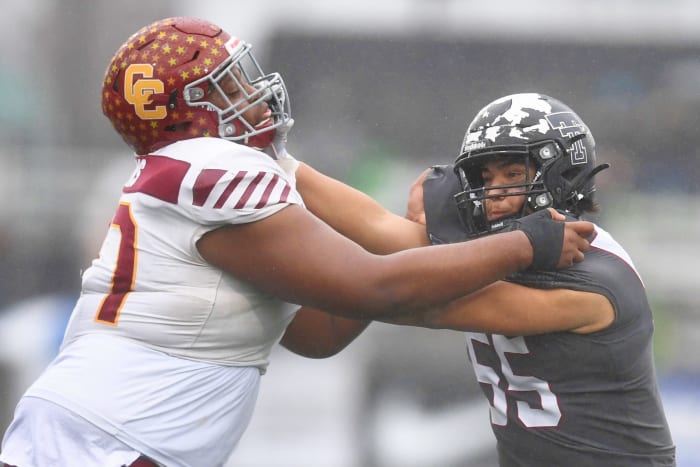 Tualatin.Central-Catholic.6A-football-final.Leon-Neuschwander.32